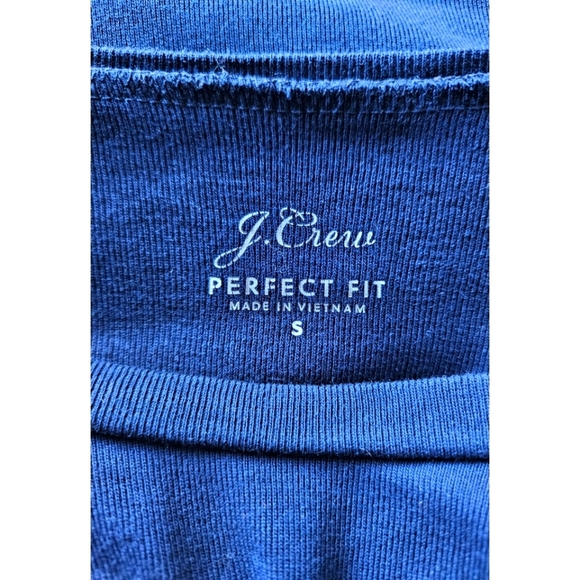 FREE when added to bundle - J.Crew Perfect fit long-sleeve shirt - Picture 4 of 5